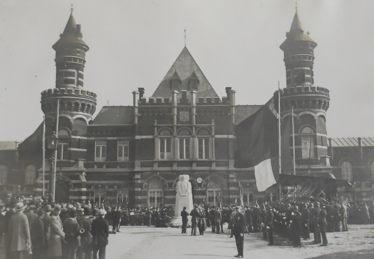 Inauguration monument