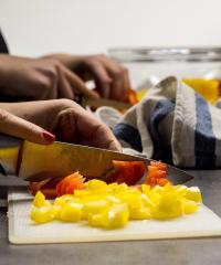 couper des légumes
